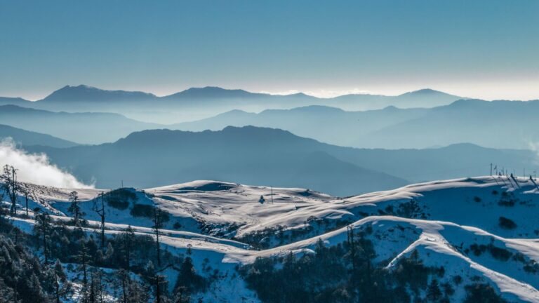 snowfall in kalinchowk